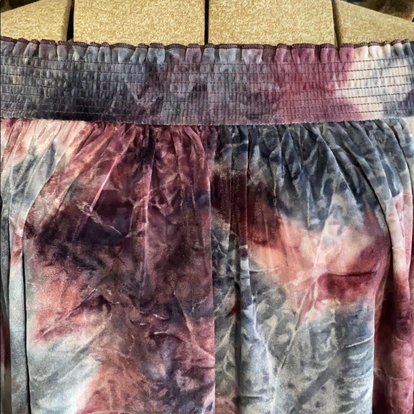 American Eagle Off The Shoulder Velvet Blouse NWT - Picture 2 of 5